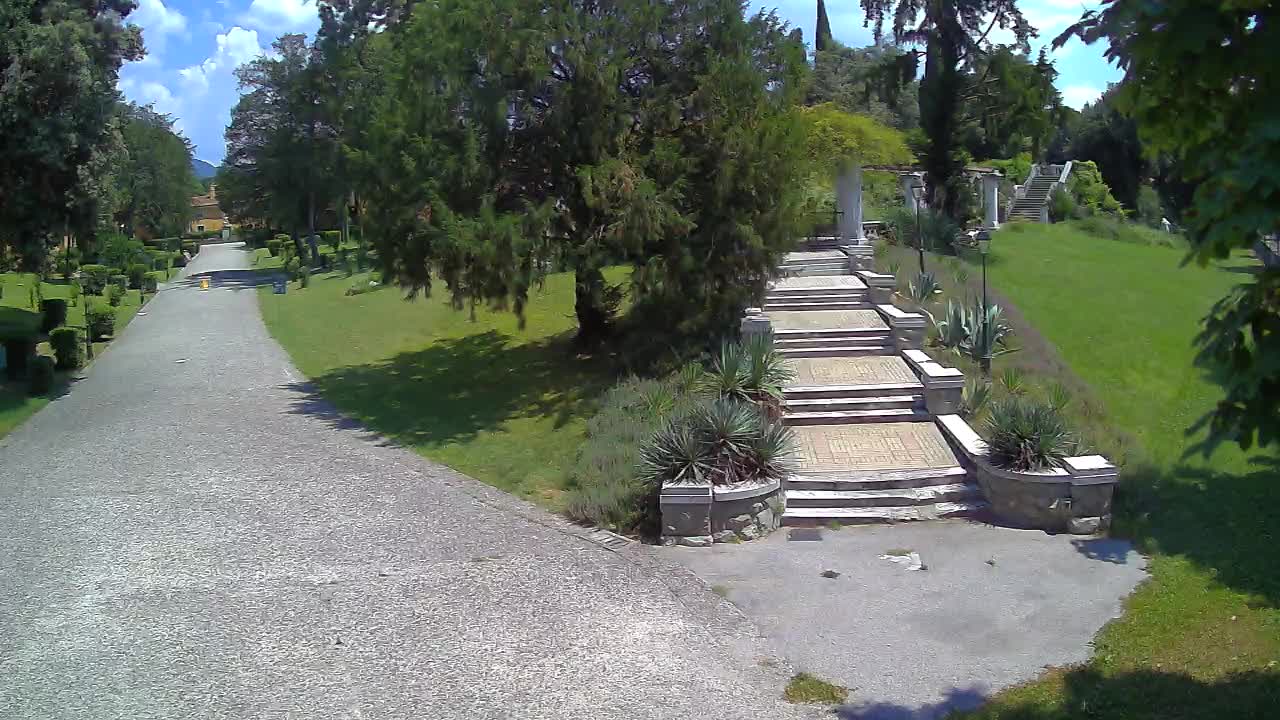 Parco Coronini-Cronberg Live Webcam – Green Oasis