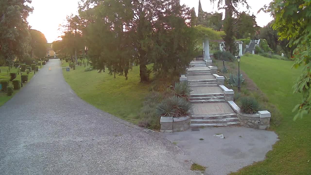 Parco Coronini-Cronberg Live Webcam – Green Oasis