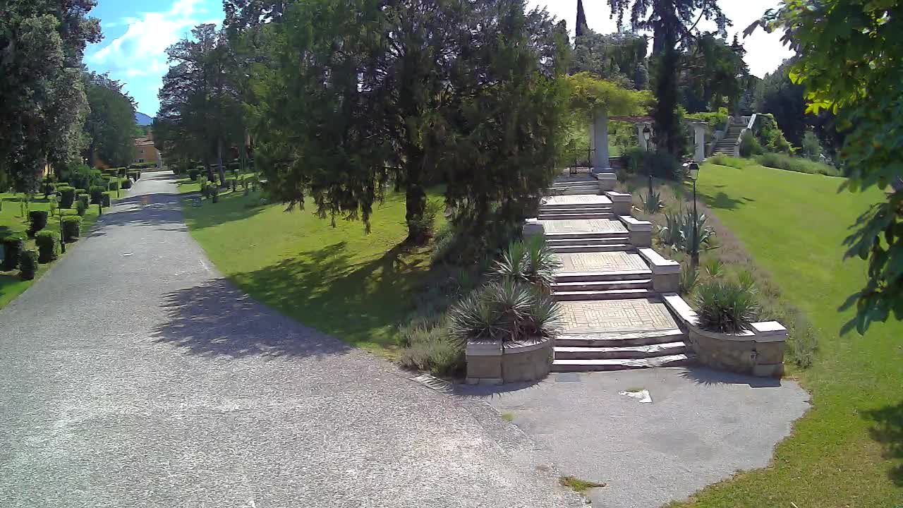 Parco Coronini-Cronberg Live Webcam – Green Oasis