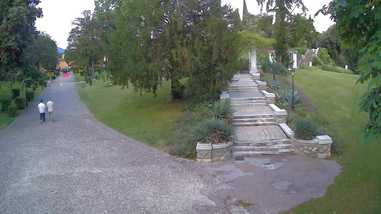Parco Coronini-Cronberg Live Webcam – Green Oasis