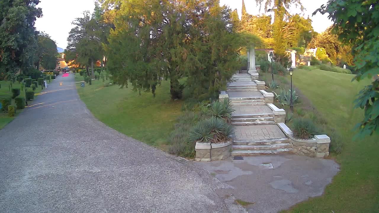 Parco Coronini-Cronberg Live Webcam – Green Oasis