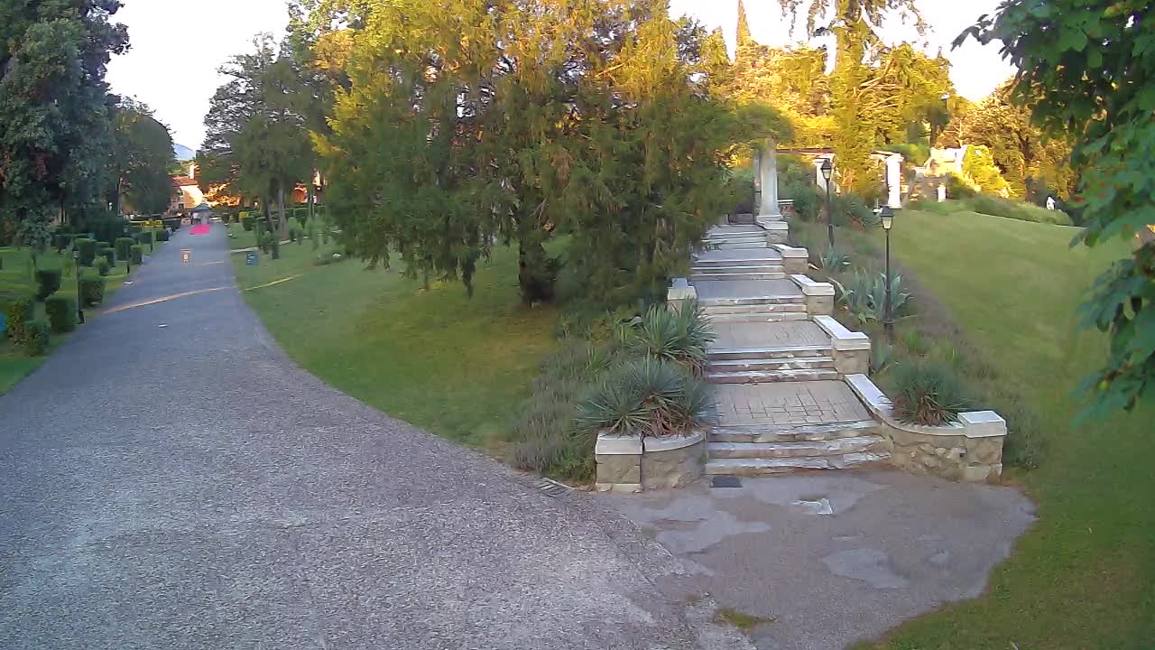 Parco Coronini-Cronberg Live Webcam – Green Oasis