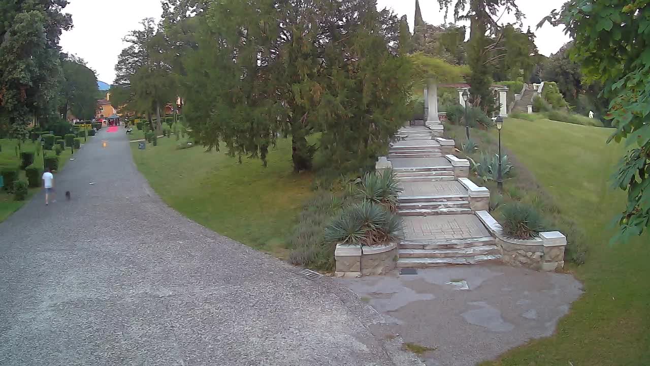 Parco Coronini-Cronberg Live Webcam – Green Oasis