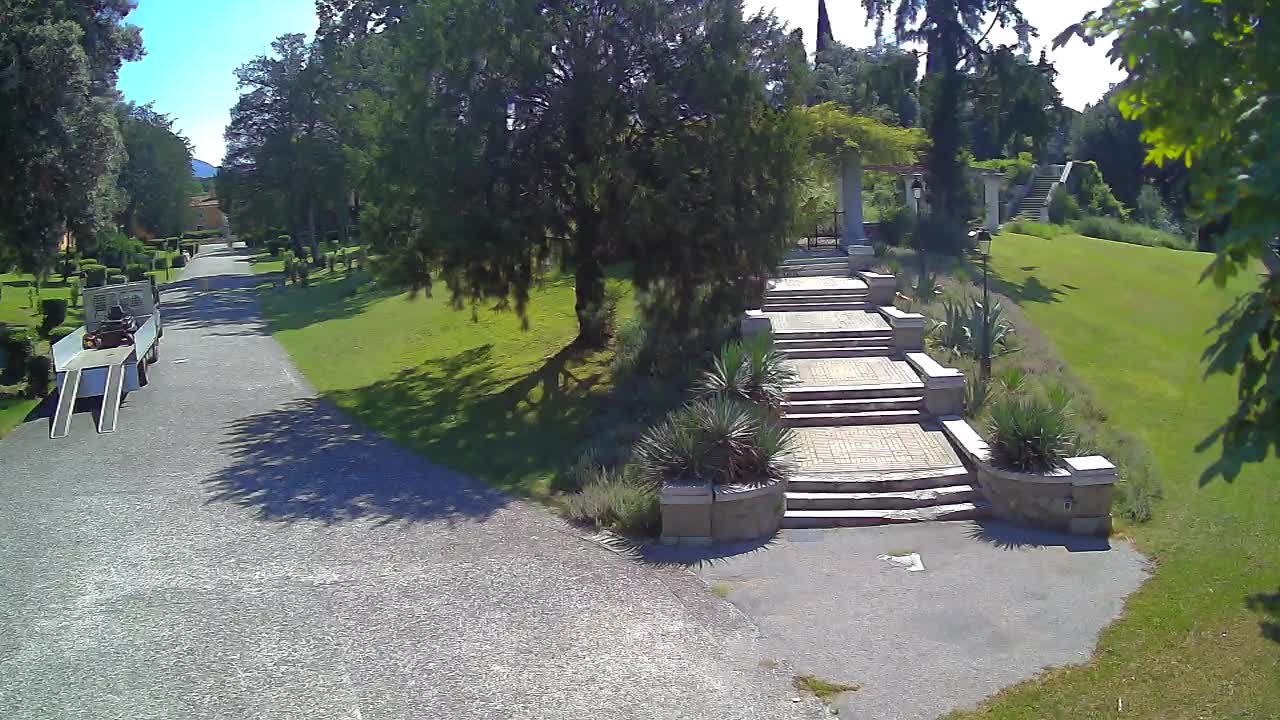 Parco Coronini-Cronberg Live Webcam – Green Oasis