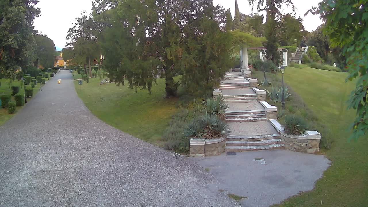 Parco Coronini-Cronberg Live Webcam – Green Oasis