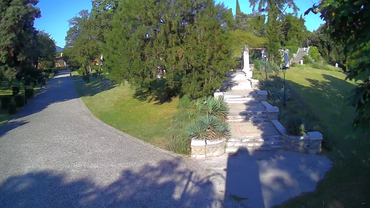 Parco Coronini-Cronberg Live Webcam – Green Oasis