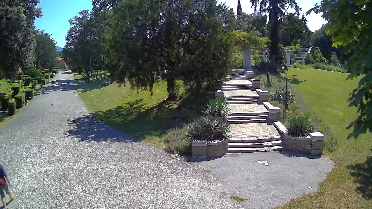 Parco Coronini-Cronberg Live Webcam – Green Oasis