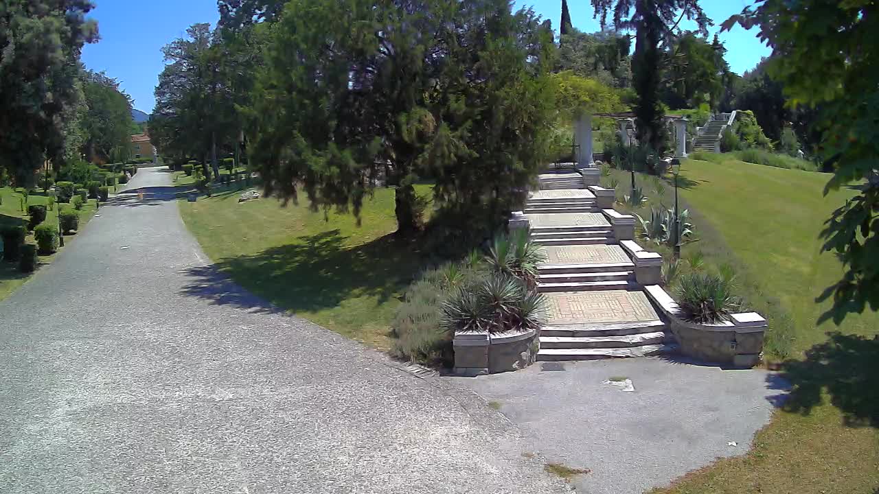 Parco Coronini-Cronberg Live Webcam – Green Oasis