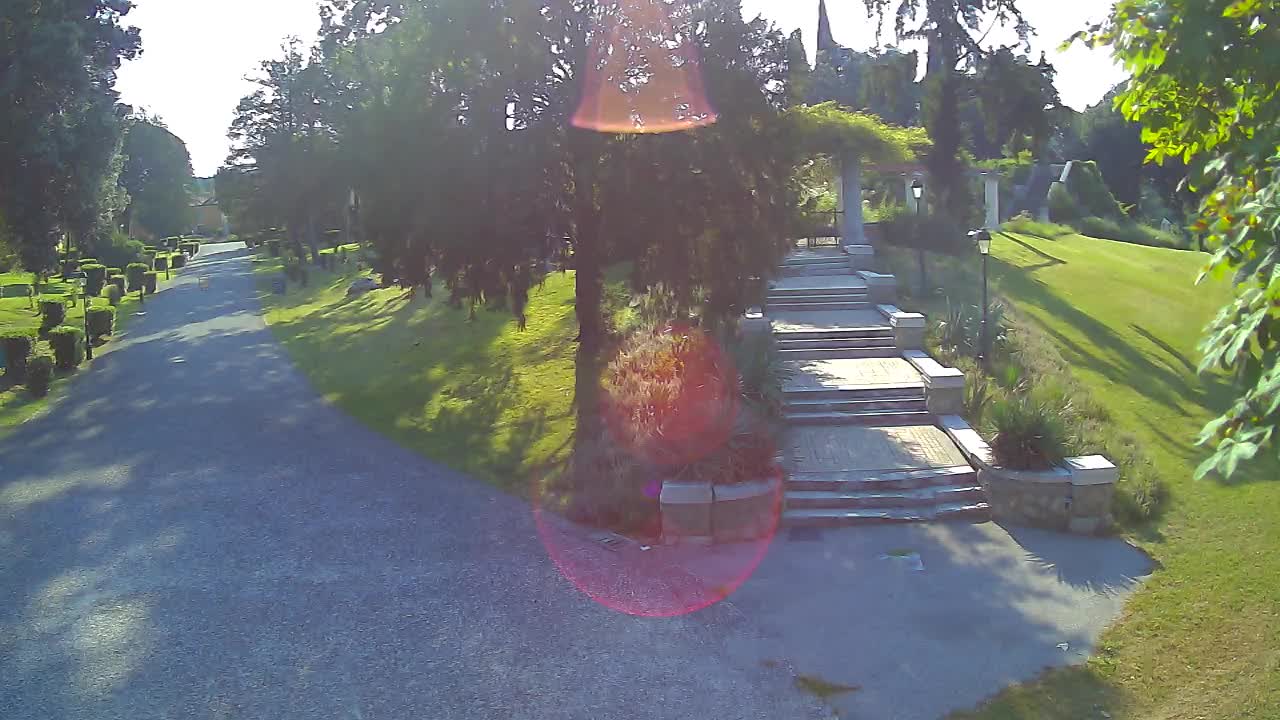 Parco Coronini-Cronberg Live Webcam – Green Oasis