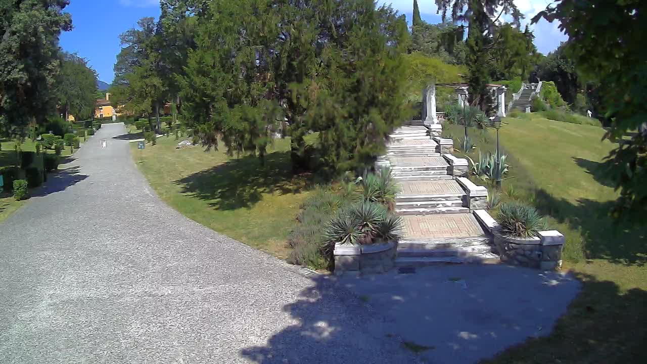 Parco Coronini-Cronberg Live Webcam – Green Oasis