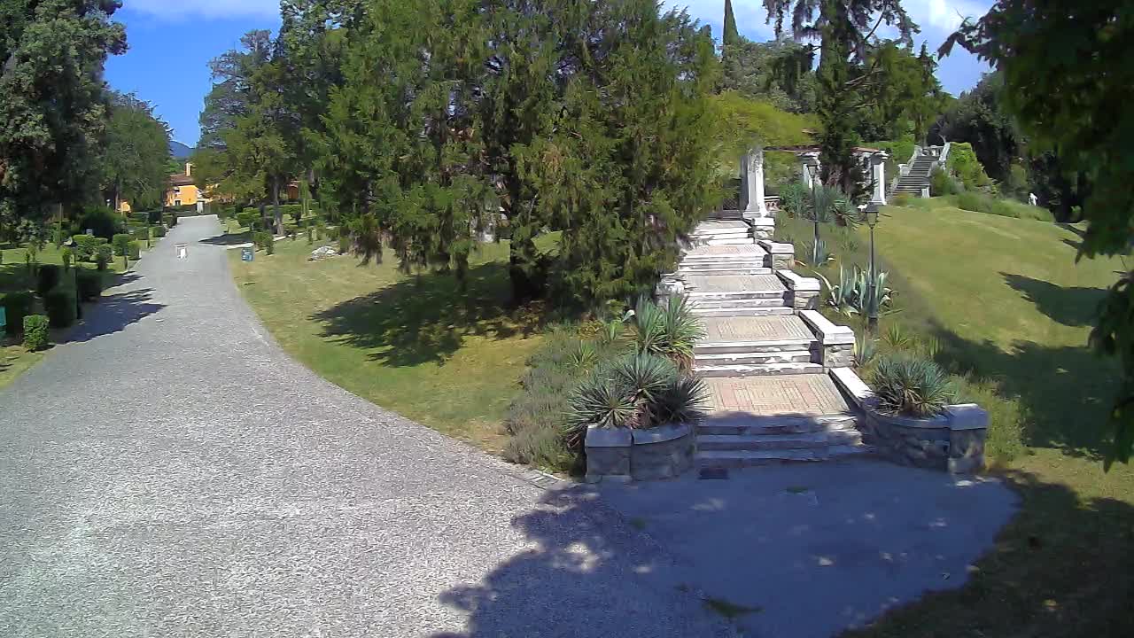 Parco Coronini-Cronberg Live Webcam – Green Oasis
