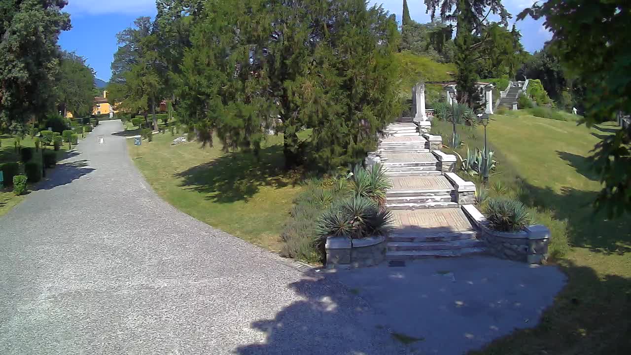 Parco Coronini-Cronberg Live Webcam – Green Oasis
