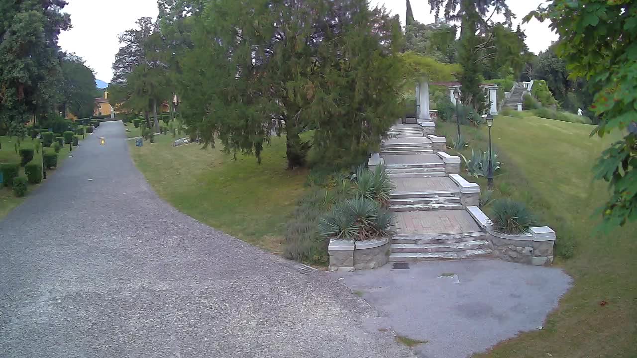 Parco Coronini-Cronberg Live Webcam – Green Oasis