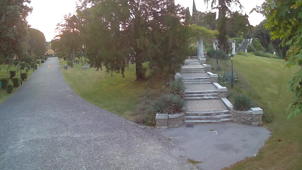 Parco Coronini-Cronberg Live Webcam – Green Oasis