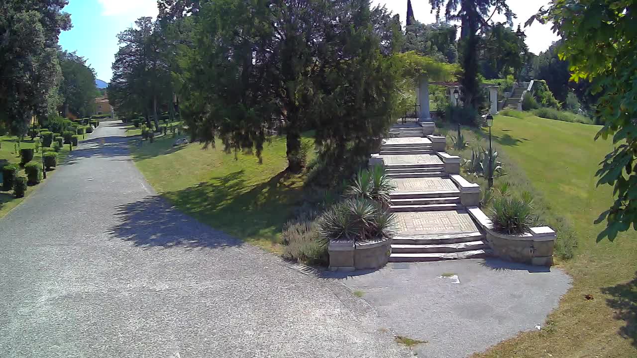 Parco Coronini-Cronberg Live Webcam – Green Oasis