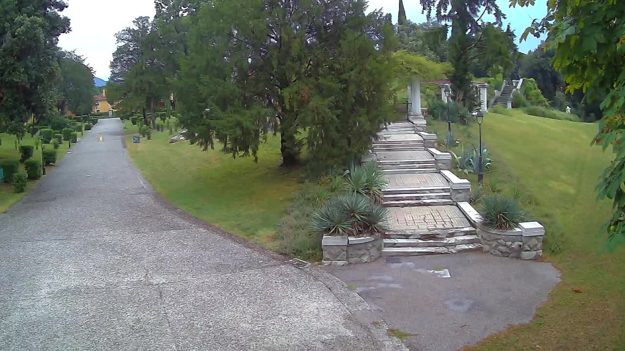 Parco Coronini-Cronberg Live Webcam – Green Oasis