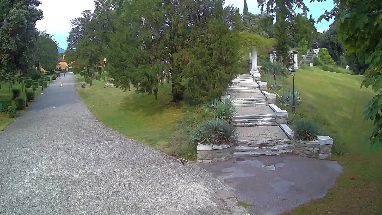 Parco Coronini-Cronberg Live Webcam – Green Oasis