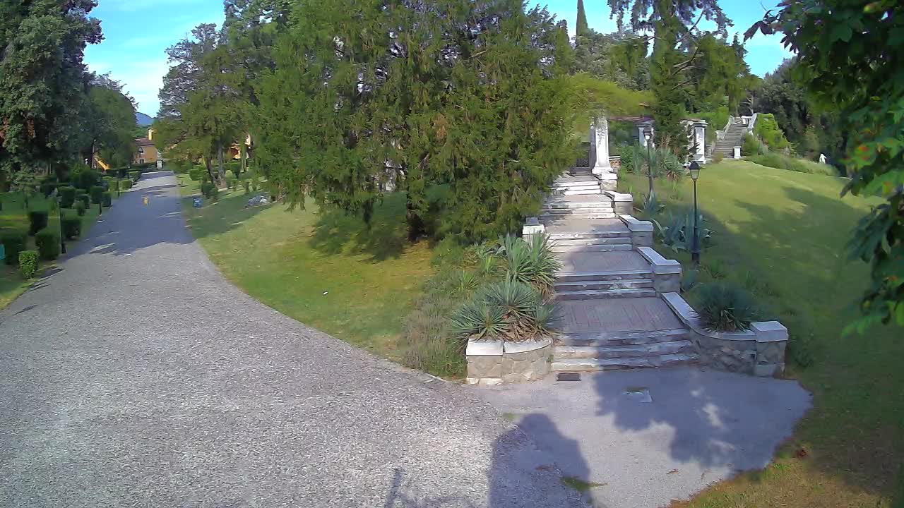 Parco Coronini-Cronberg Live Webcam – Green Oasis