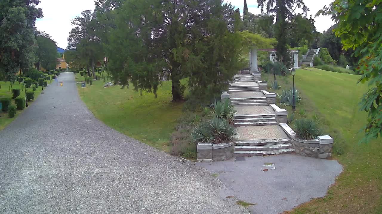 Parco Coronini-Cronberg Live Webcam – Green Oasis