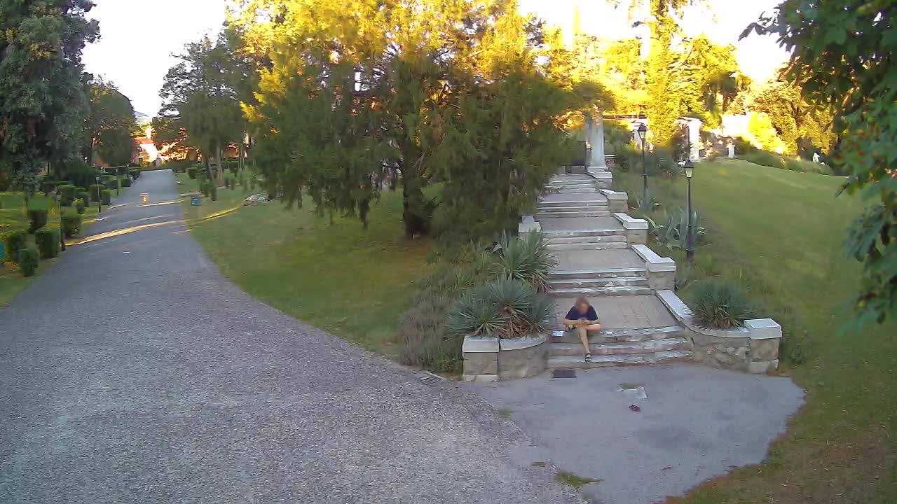 Parco Coronini-Cronberg Live Webcam – Green Oasis