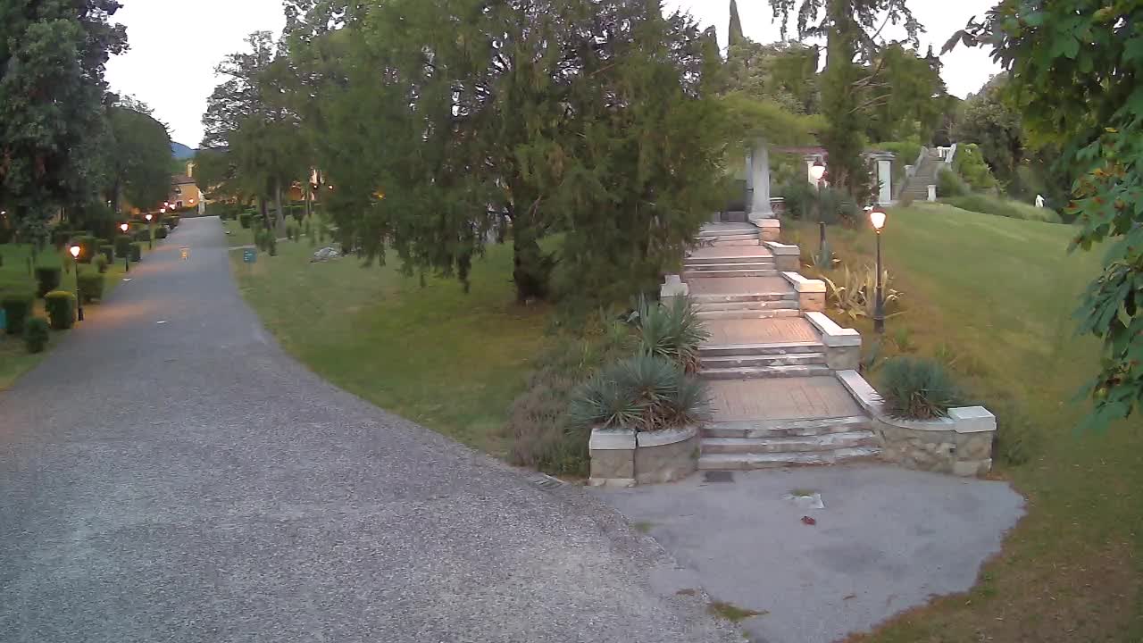 Parco Coronini-Cronberg Live Webcam – Green Oasis