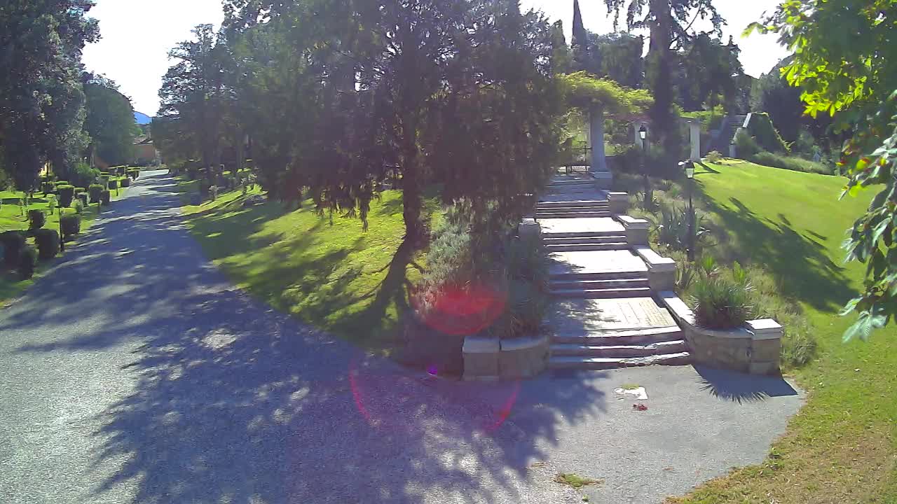 Parco Coronini-Cronberg Live Webcam – Green Oasis