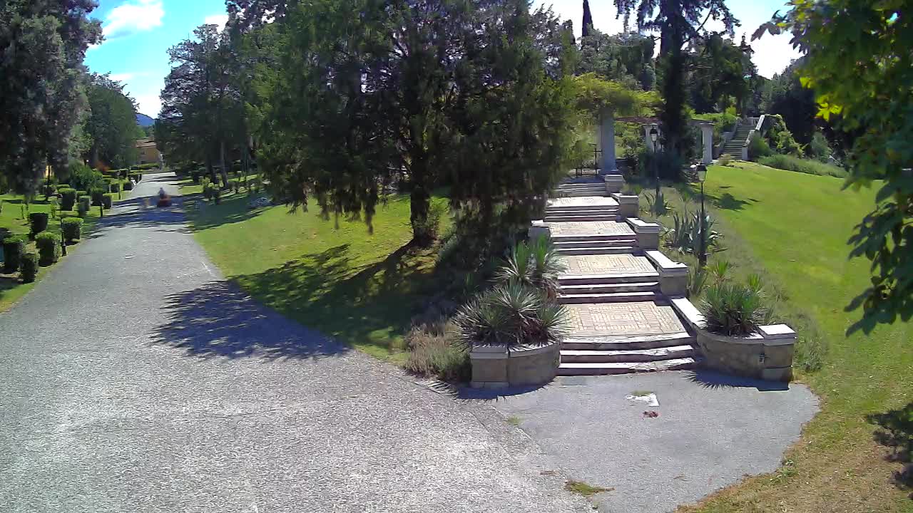 Parco Coronini-Cronberg Live Webcam – Green Oasis