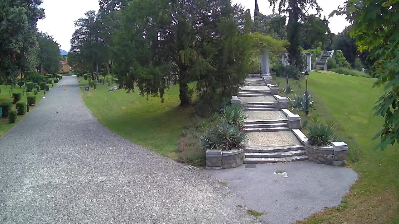 Parco Coronini-Cronberg Live Webcam – Green Oasis