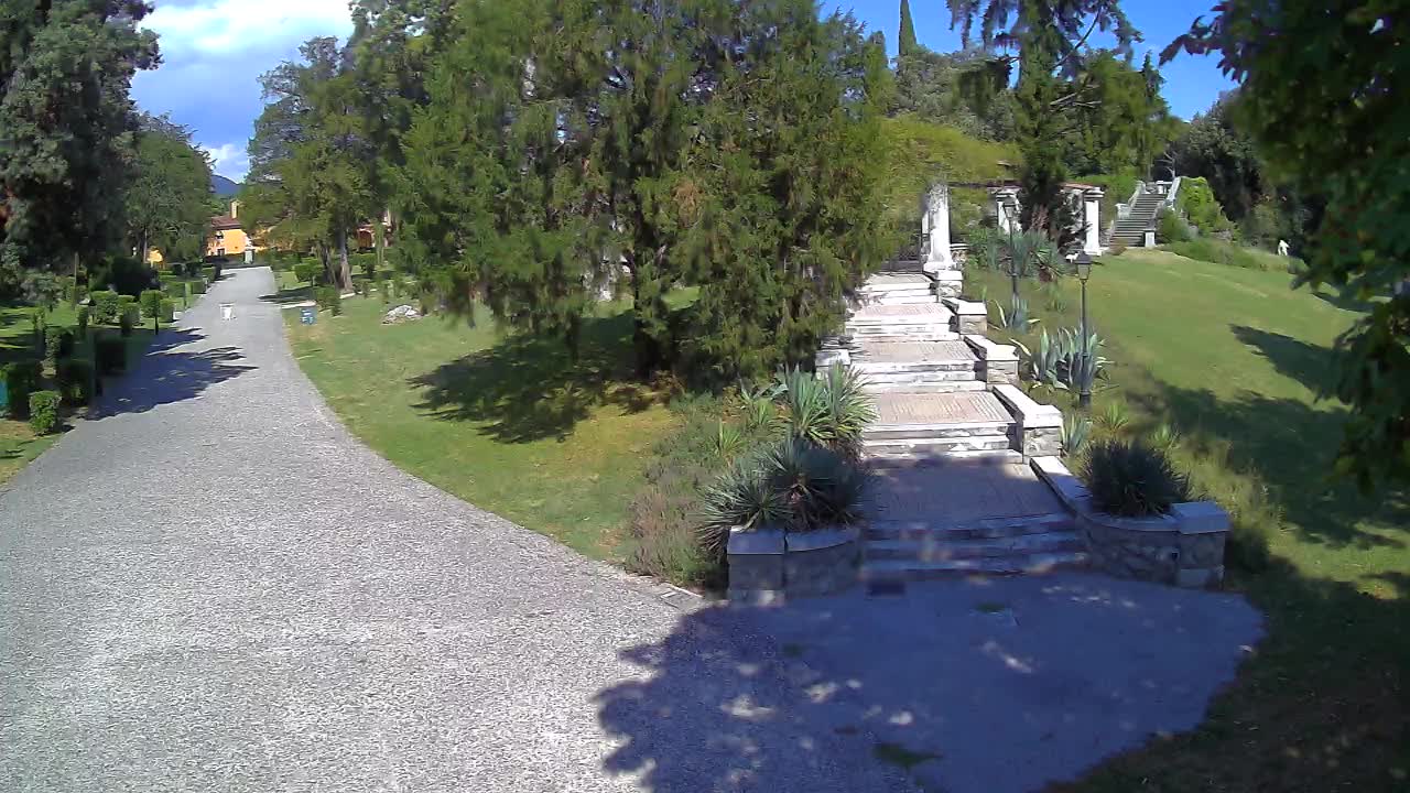Parco Coronini-Cronberg Live Webcam – Green Oasis