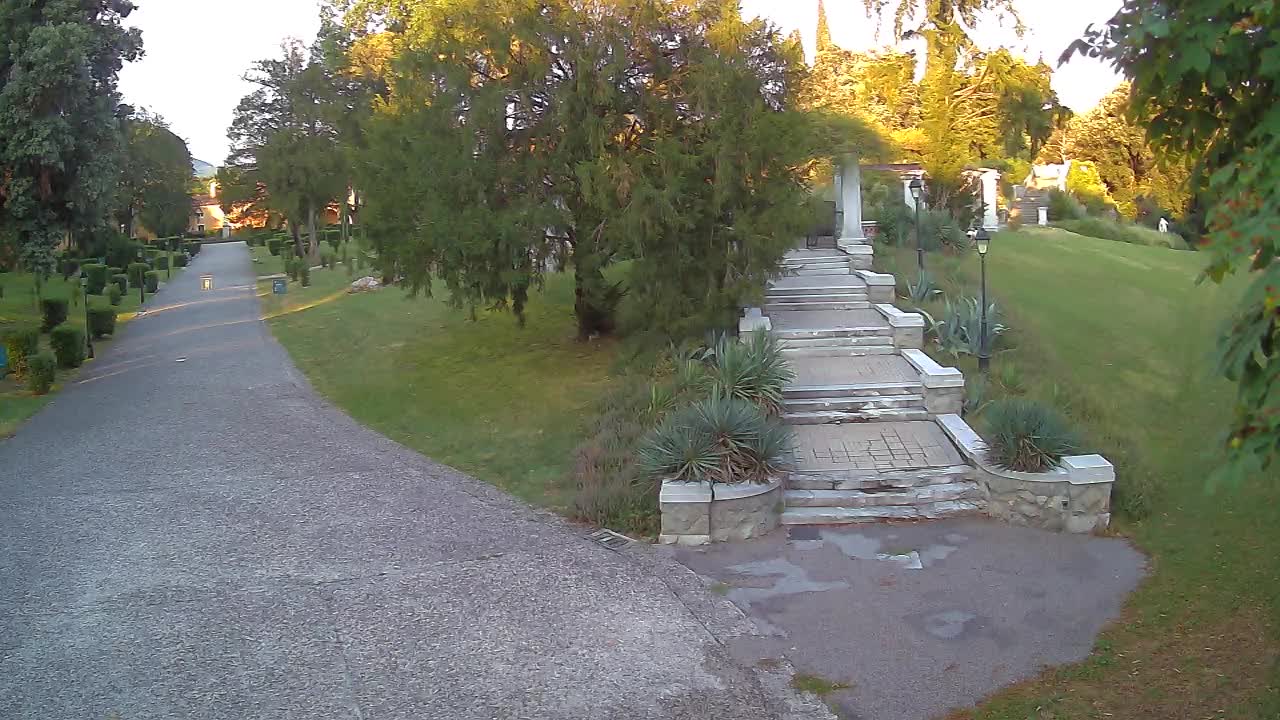 Parco Coronini-Cronberg Live Webcam – Green Oasis