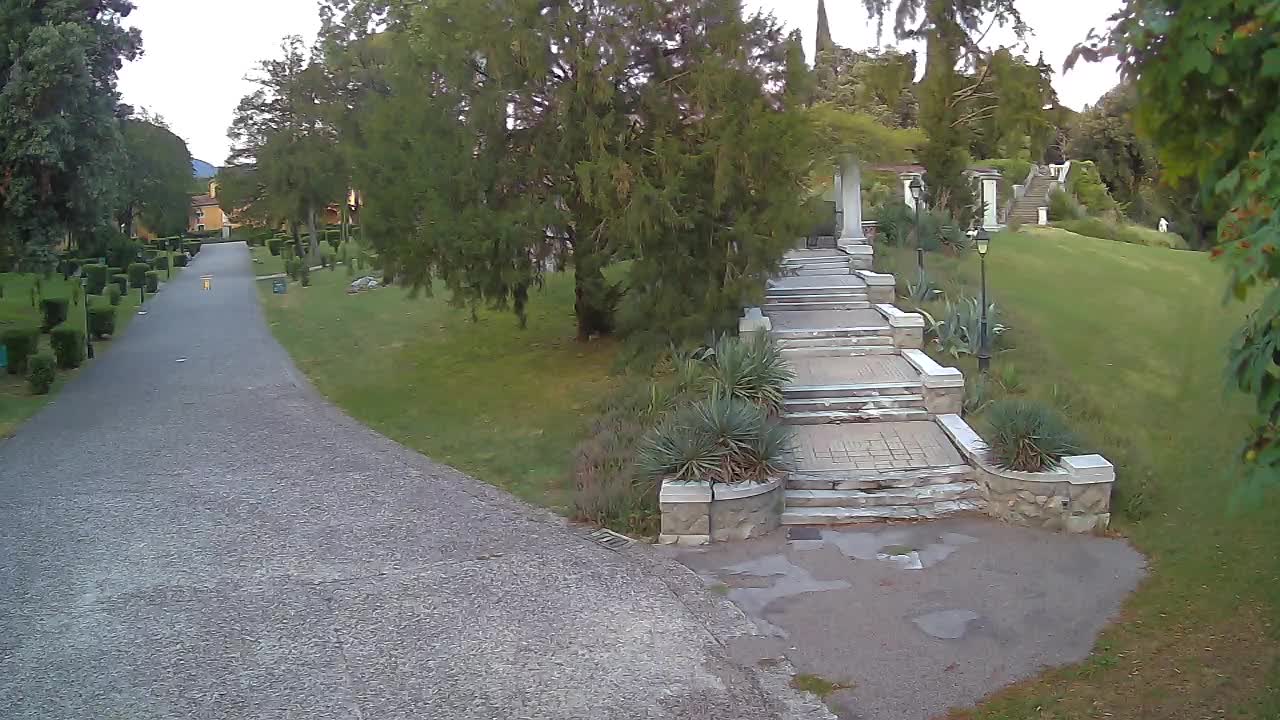 Parco Coronini-Cronberg Live Webcam – Green Oasis