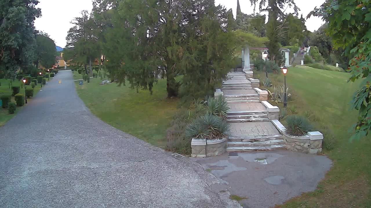 Parco Coronini-Cronberg Live Webcam – Green Oasis