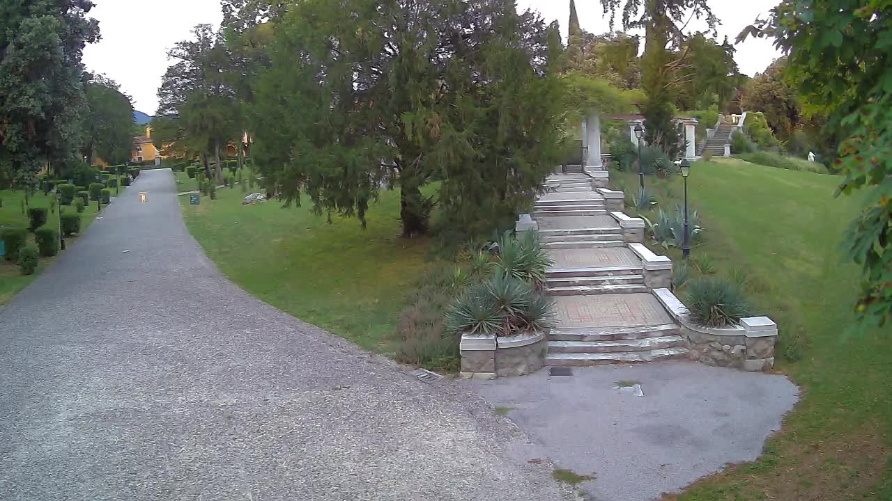 Parco Coronini-Cronberg Live Webcam – Green Oasis