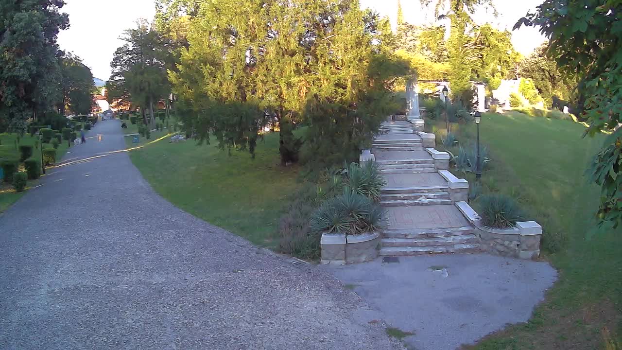 Parco Coronini-Cronberg Live Webcam – Green Oasis