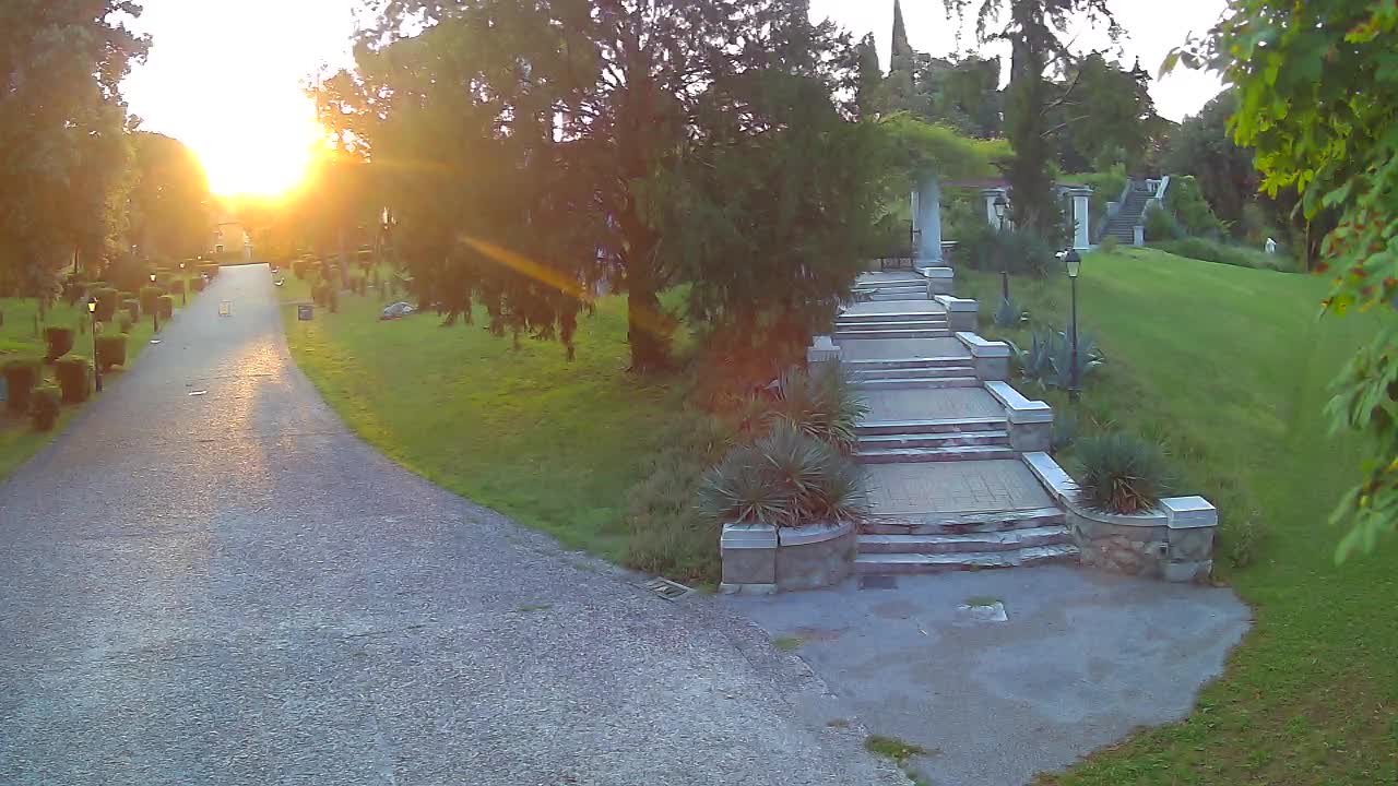 Parco Coronini-Cronberg Live Webcam – Green Oasis
