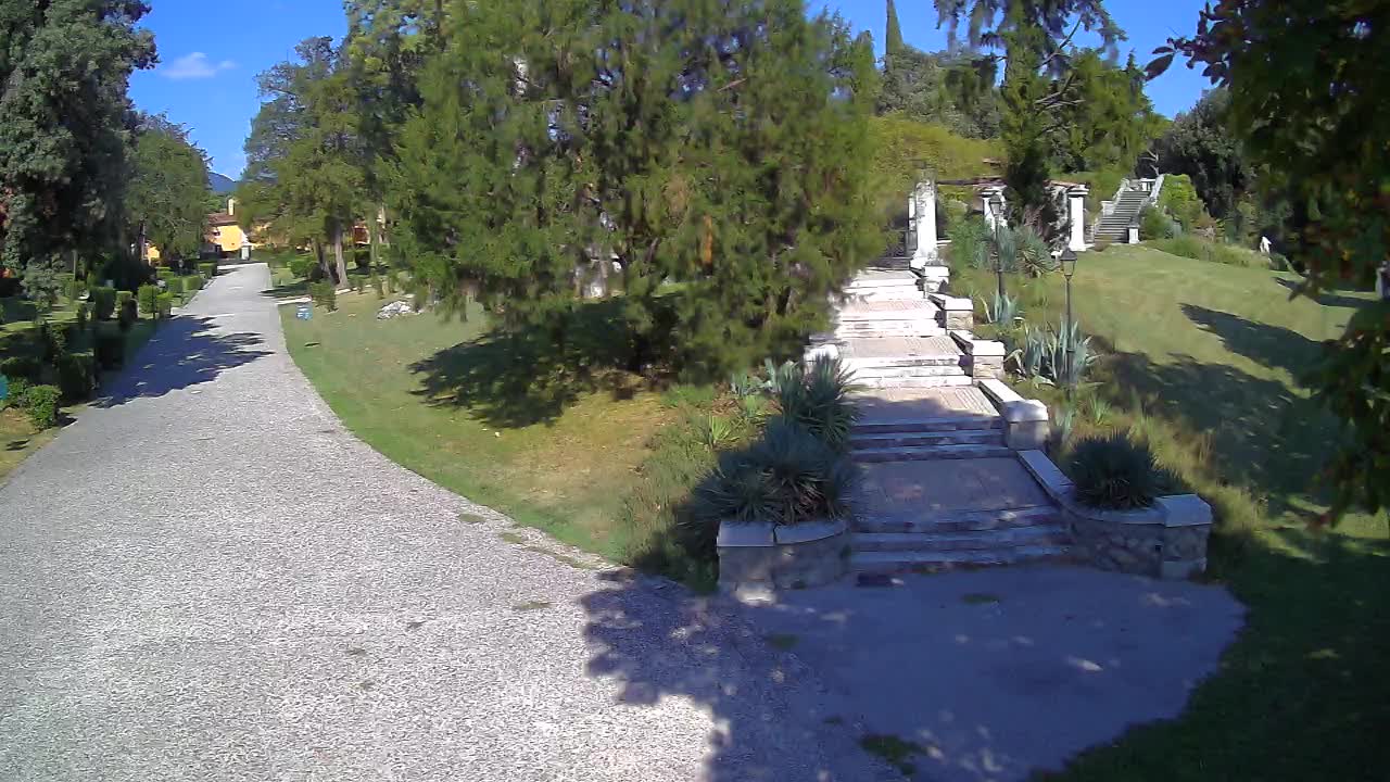 Parco Coronini-Cronberg Live Webcam – Green Oasis