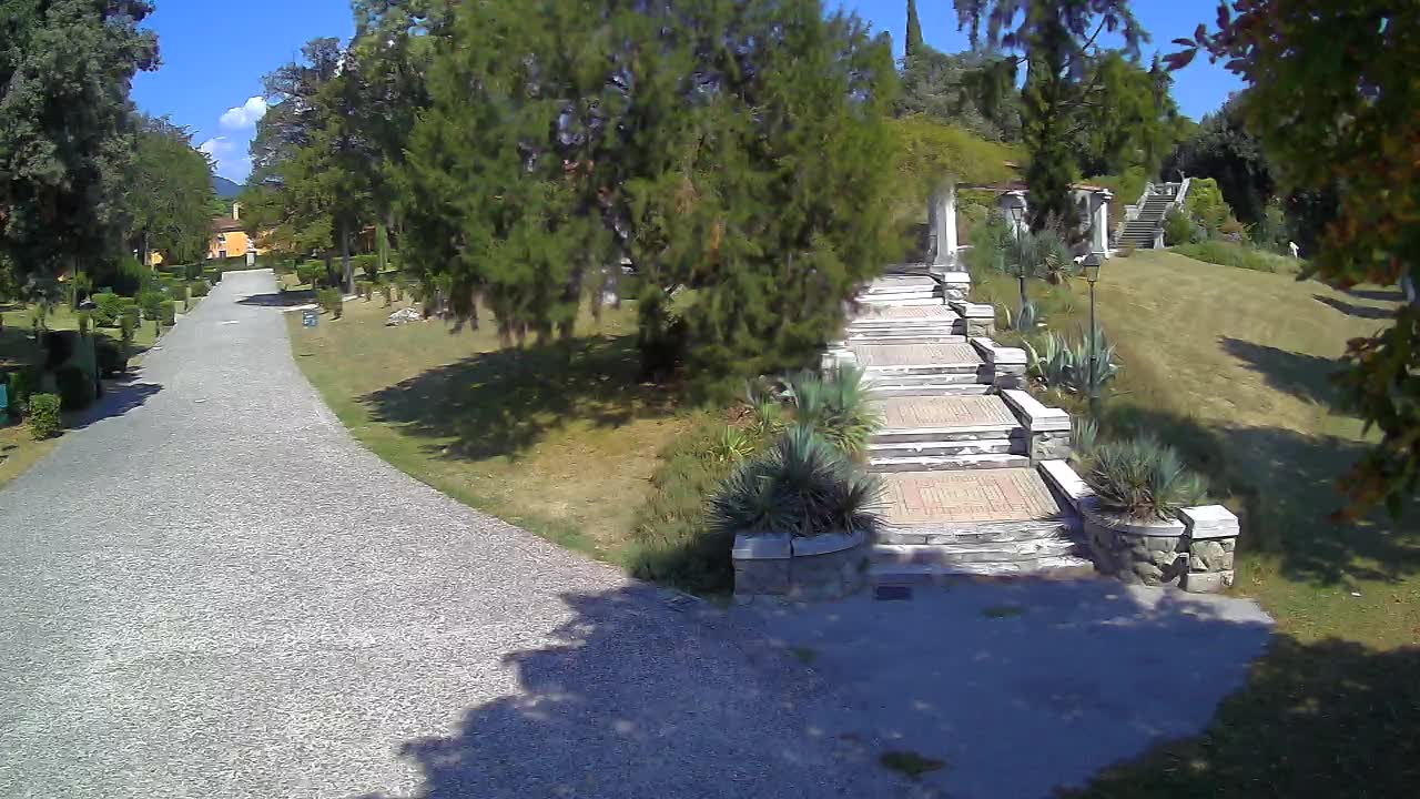 Parco Coronini-Cronberg Live Webcam – Green Oasis