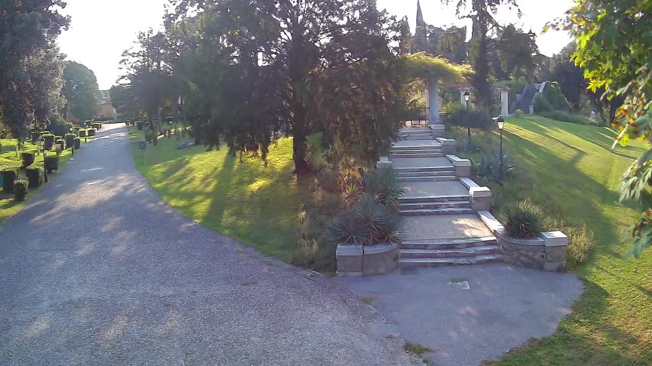 Parco Coronini-Cronberg Live Webcam – Green Oasis