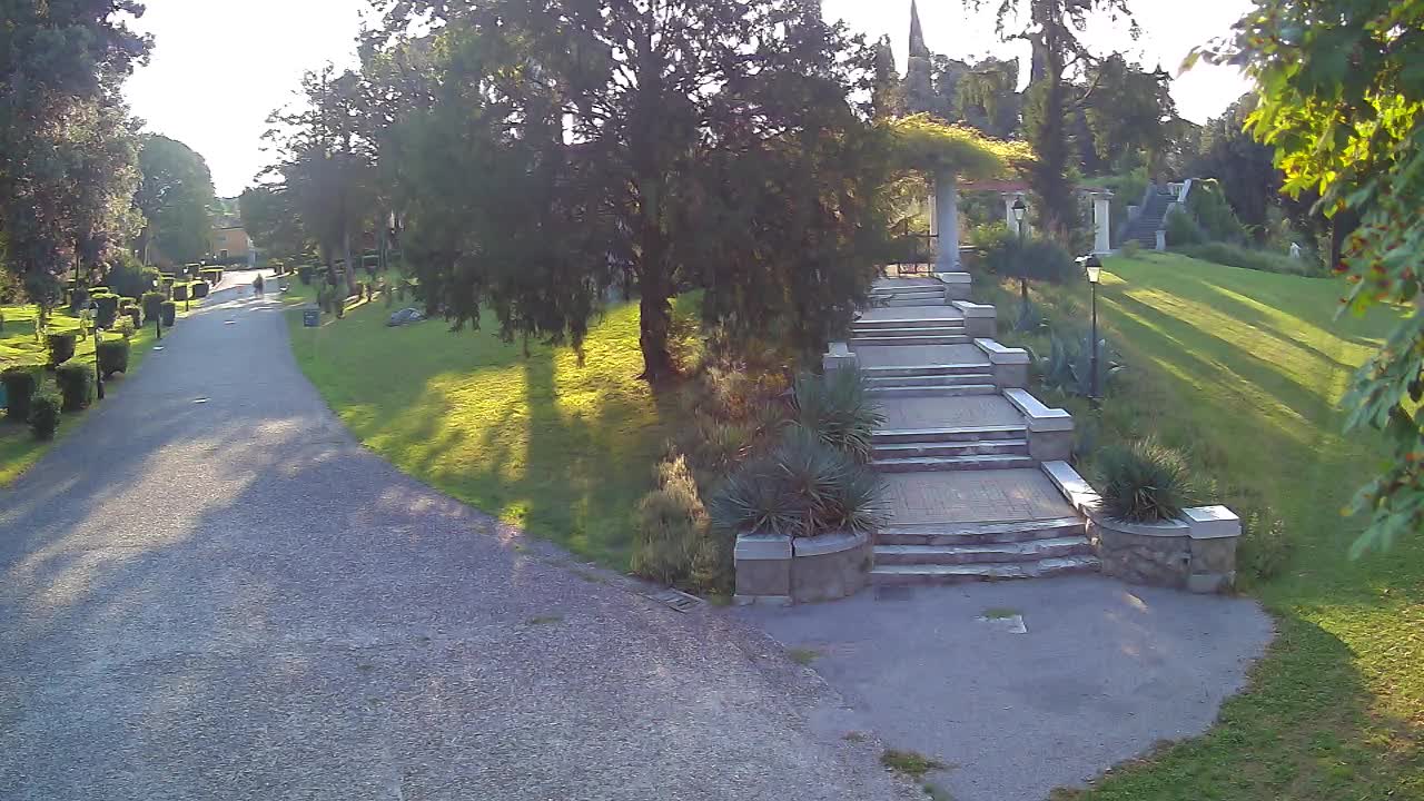 Parco Coronini-Cronberg Live Webcam – Green Oasis