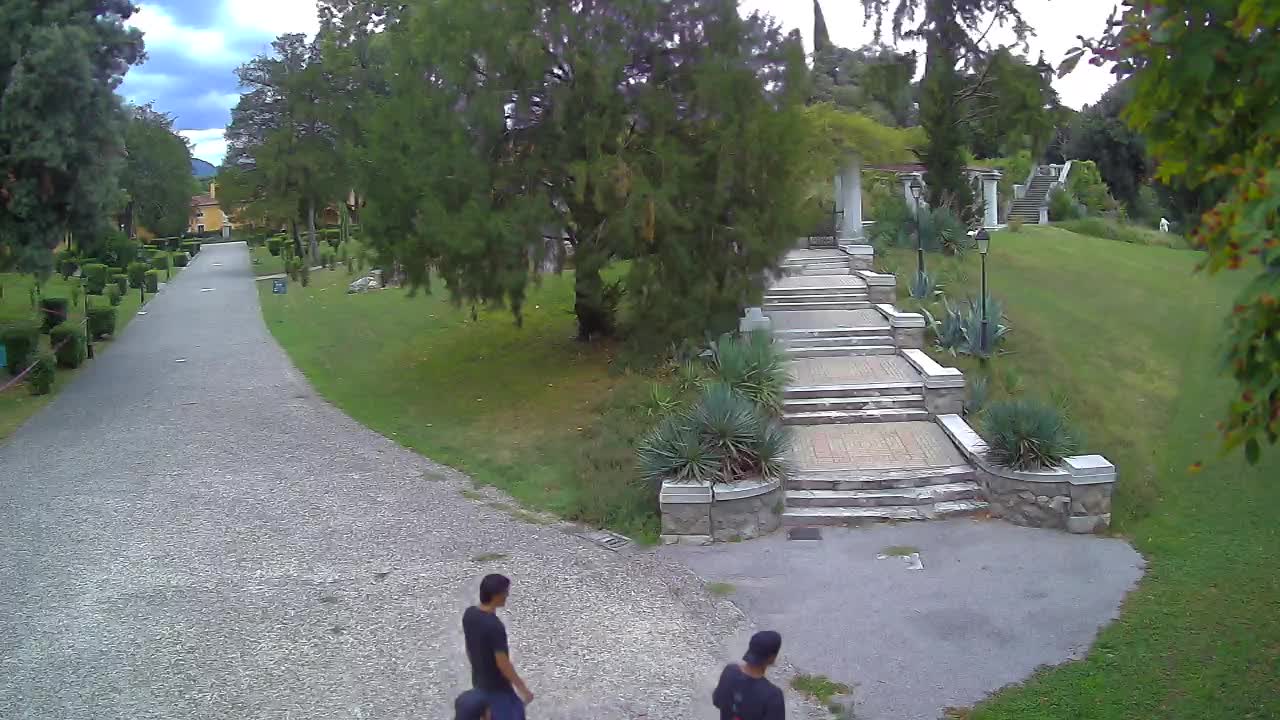 Parco Coronini-Cronberg Live Webcam – Green Oasis