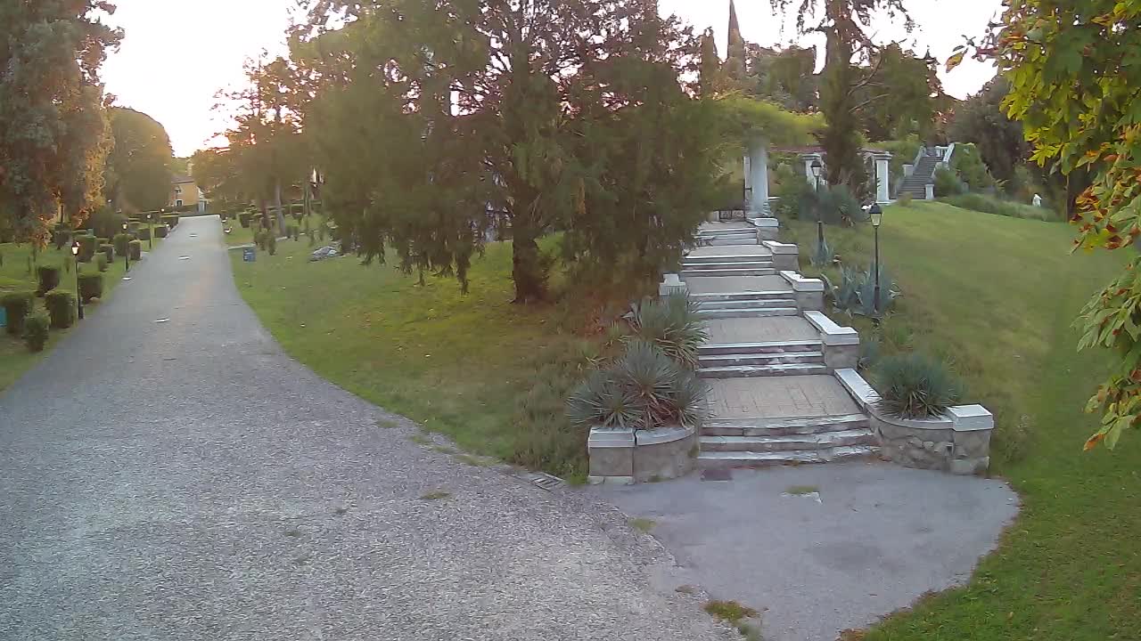 Parco Coronini-Cronberg Live Webcam – Green Oasis