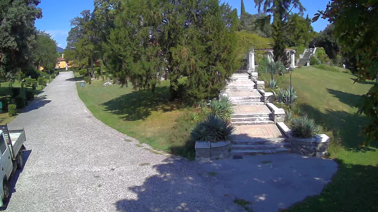 Parco Coronini-Cronberg Live Webcam – Green Oasis