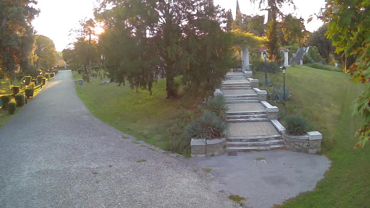 Parco Coronini-Cronberg Live Webcam – Green Oasis
