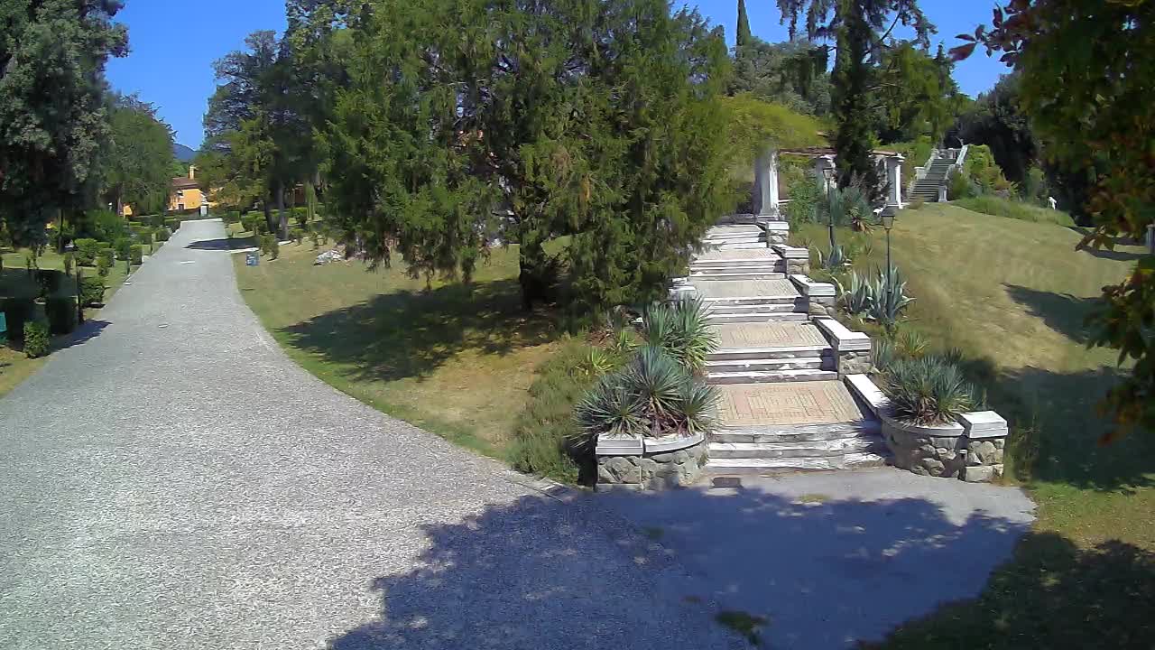 Parco Coronini-Cronberg Live Webcam – Green Oasis