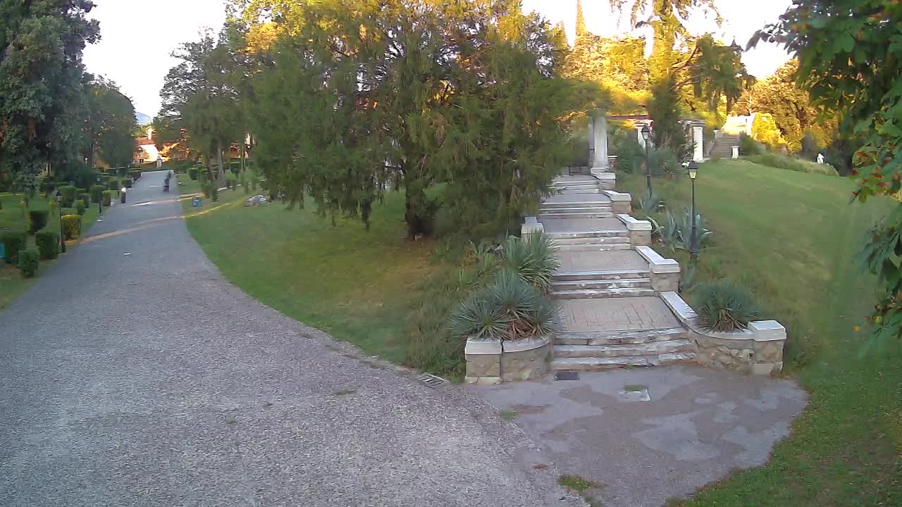 Parco Coronini-Cronberg Live Webcam – Green Oasis