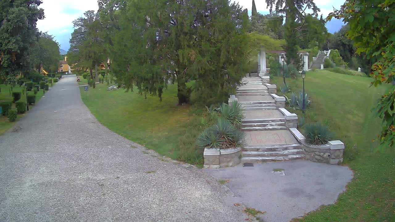 Parco Coronini-Cronberg Live Webcam – Green Oasis