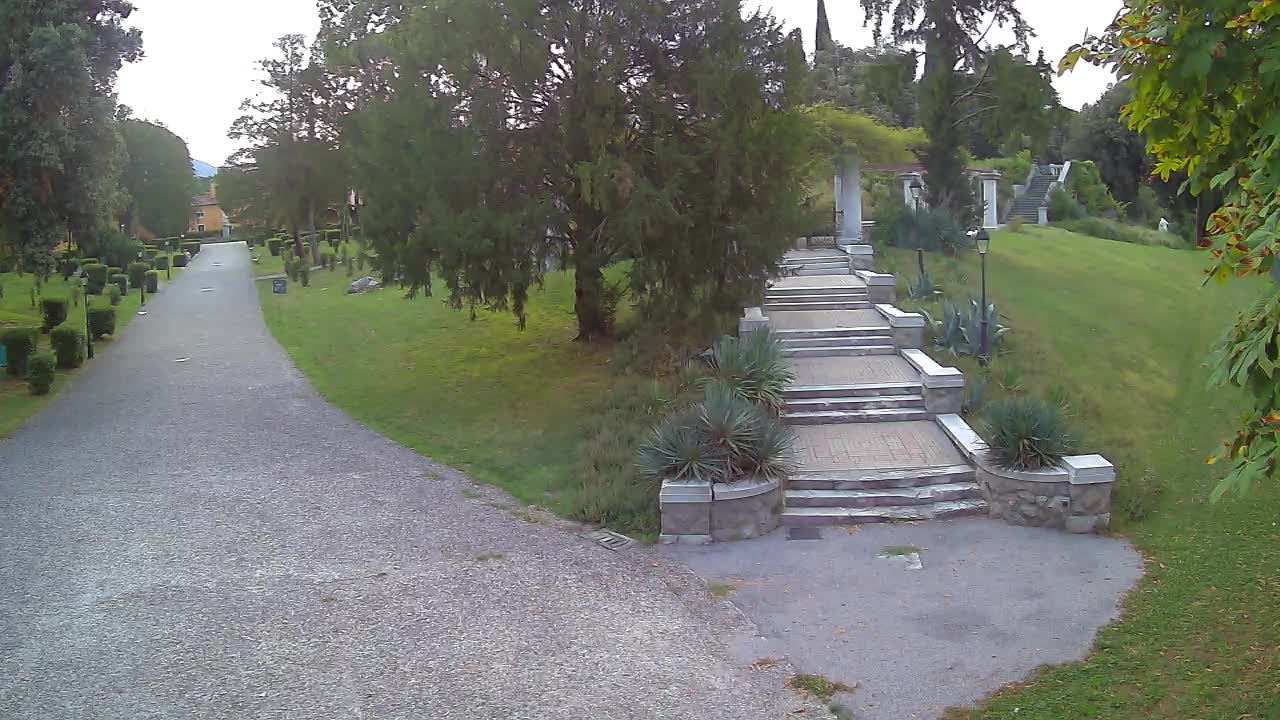 Parco Coronini-Cronberg Live Webcam – Green Oasis