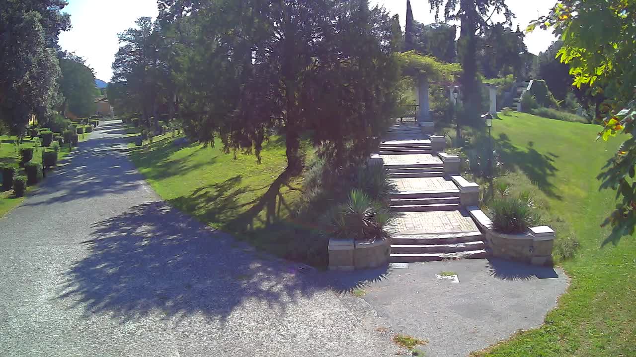 Parco Coronini-Cronberg Live Webcam – Green Oasis