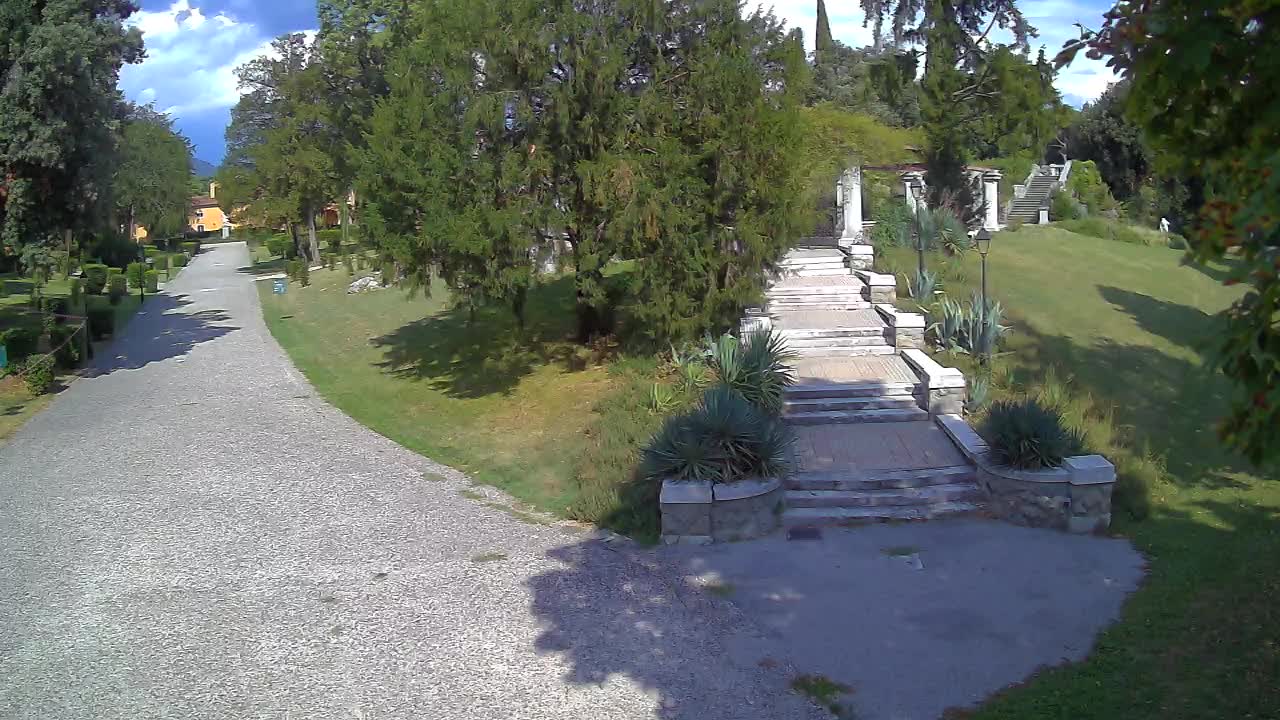Parco Coronini-Cronberg Live Webcam – Green Oasis