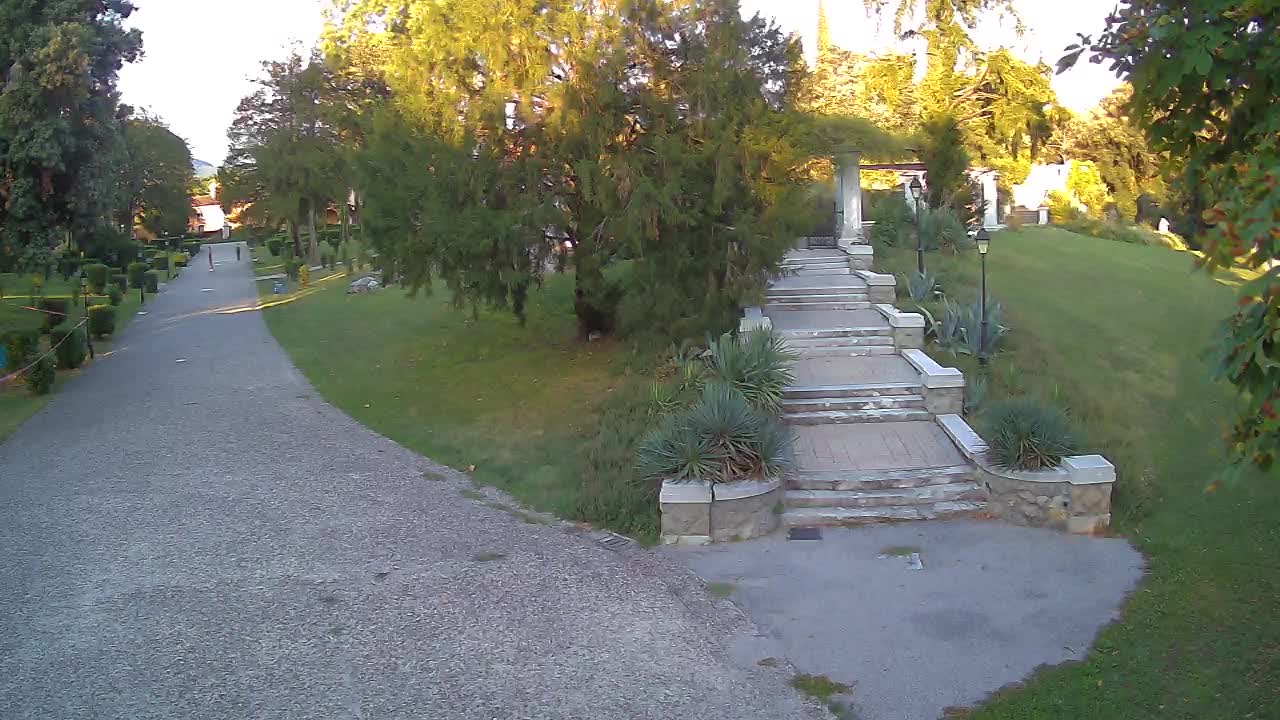 Parco Coronini-Cronberg Live Webcam – Green Oasis